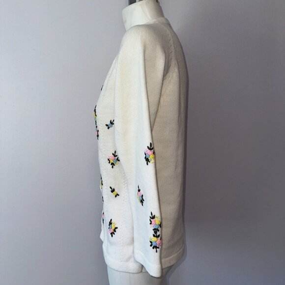 Vtg 60s Cardigan Sweater White Floral Embroidery 100% Acrylic Preppy Winter S/M - Picture 4 of 5